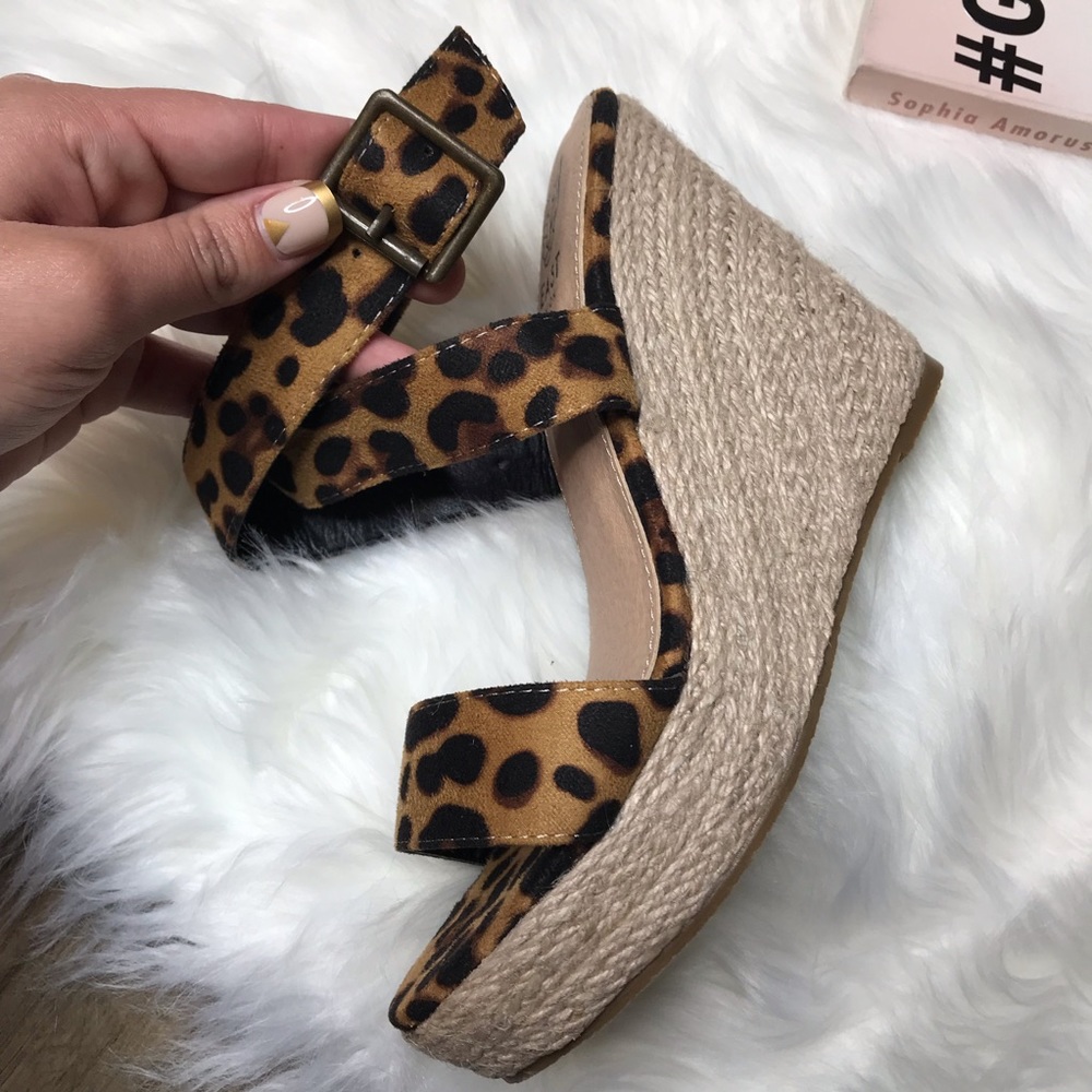 SALE❗️LAST PAIR size 10- Leopard Espadrille Wedge - Picture 6 of 7